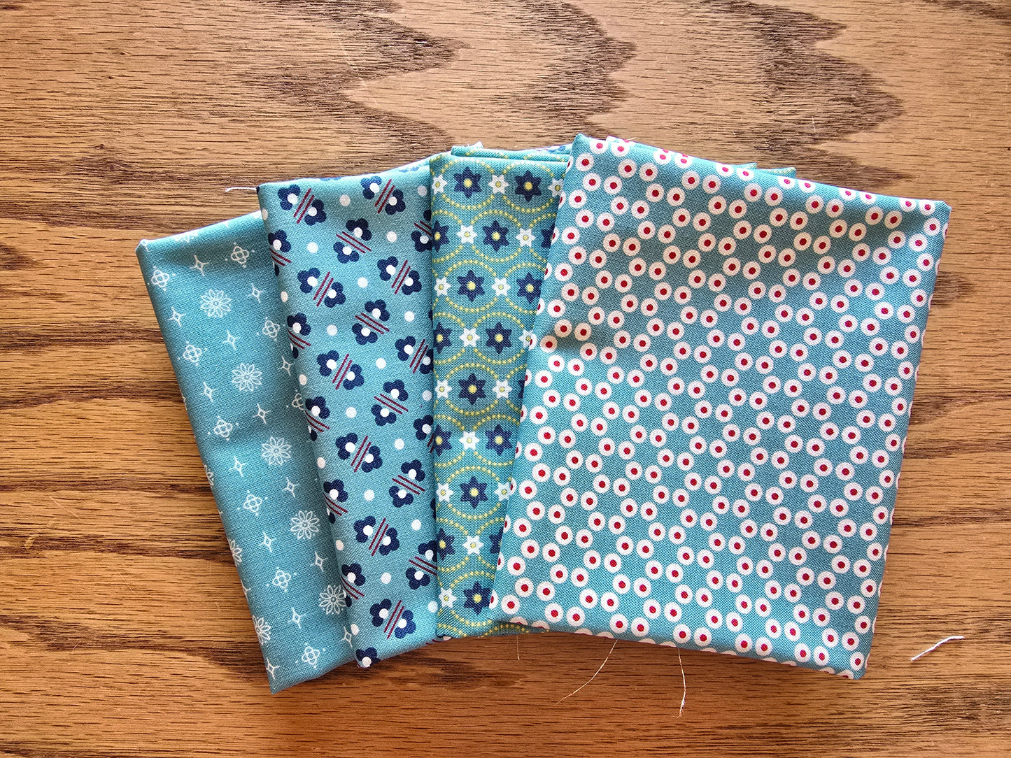 Americana by Lori Holt - 31 piece fat quarter bundle